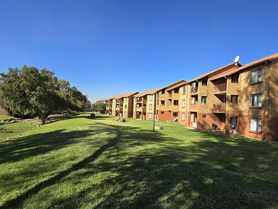 2 Bedroom Apartment For Sale in Germiston - JJUC.webp