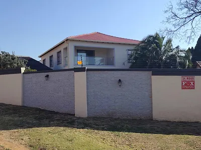 7 Bedroom House For Sale in Johannesburg - 1O8Q.webp