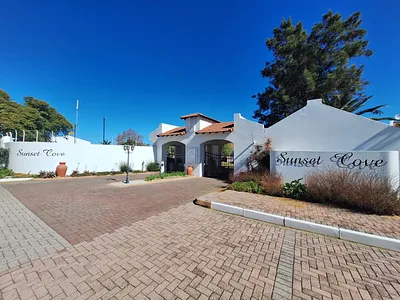3 Bedroom Townhouse For Sale in Vaal Marina - 2BvF.webp