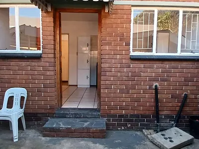 2 Bedroom Townhouse For Sale in Kempton Park - wEp4.webp