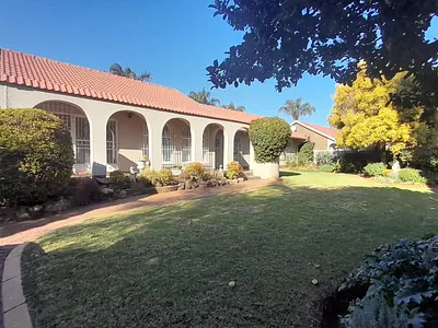 3 Bedroom House For Sale in Kempton Park - FbF9.webp