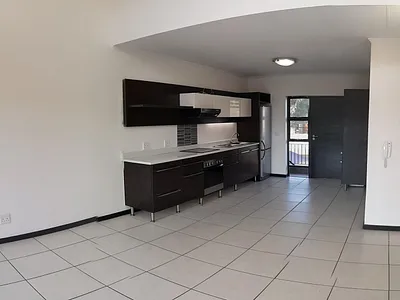 2 Bedroom Townhouse For Sale in Johannesburg - Hair.webp