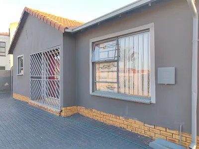 3 Bedroom House For Sale in Johannesburg - 42YA.webp