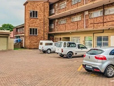 2 Bedroom Apartment For Sale in Kempton Park - qM9m.webp