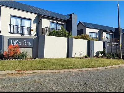 3 Bedroom Townhouse For Sale in Kempton Park - I6ka.webp