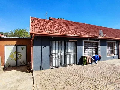 3 Bedroom House For Sale in Kempton Park - Vf3H.webp