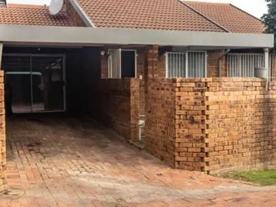 3 Bedroom Townhouse For Sale in Kempton Park - m9Hs.webp