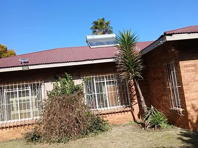 5 Bedroom House For Sale in Springs - pX6F.webp