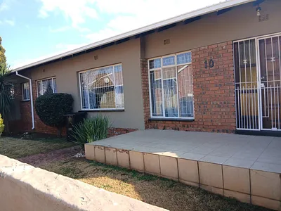 3 Bedroom Townhouse To Rent in Springs - YGdP.webp