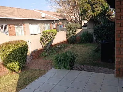 3 Bedroom Townhouse To Rent in Springs - tV6I.webp