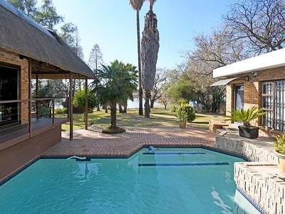 3 Bedroom House For Sale in Brakpan - araG.webp