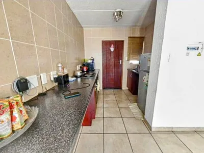 2 Bedroom Townhouse For Sale in Johannesburg - Tp7W.webp
