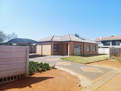 3 Bedroom House For Sale in Brakpan - 3imZ.webp