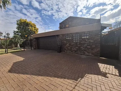 3 Bedroom House For Sale in Boksburg - UL61.webp