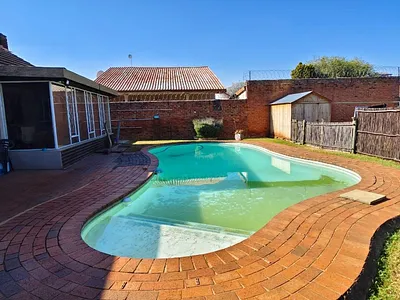 3 Bedroom House For Sale in Kempton Park - LTkS.webp
