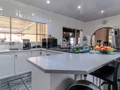 4 Bedroom House For Sale in Vereeniging - hjmm.webp