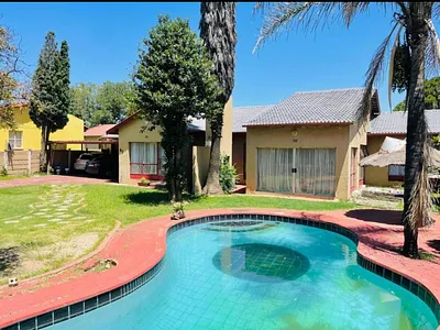 3 Bedroom House For Sale in Johannesburg - Ywgy.webp