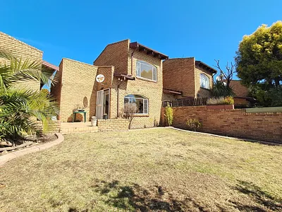 1 Bedroom Townhouse For Sale in Johannesburg - wLl4.webp