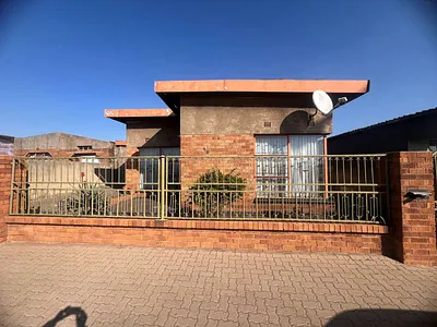 3 Bedroom House For Sale in Katlehong - M3G5.webp