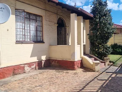 3 Bedroom House For Sale in Johannesburg - 7W6R.webp