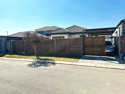3 Bedroom House For Sale in Leopard's Rest Security Estate, Alberton - LZPD.webp