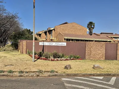 3 Bedroom Apartment For Sale in Boksburg - img