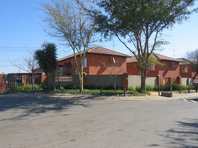 2 Bedroom Townhouse For Sale in Alberton - DbYS.webp