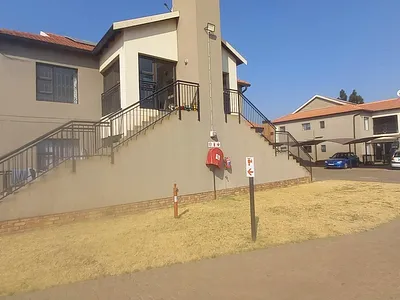 2 Bedroom Townhouse For Sale in Norton Home Estate, Benoni - HoD9.webp