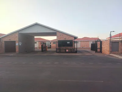 3 Bedroom Townhouse For Sale in Kempton Park - qzHk.webp