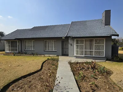 3 Bedroom House To Rent in Alberton - 6b15.webp