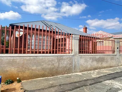 3 Bedroom House For Sale in Johannesburg - YGD8.webp