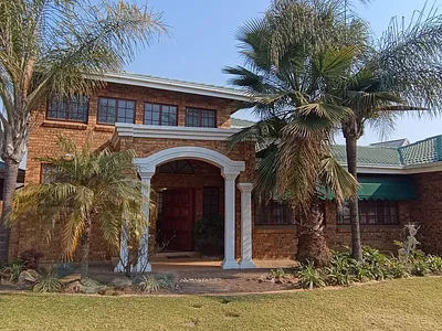 4 Bedroom House For Sale in Kempton Park - vaug.webp