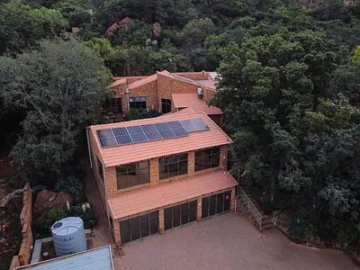 5 Bedroom House For Sale in Johannesburg - HJo9.webp