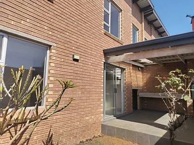 3 Bedroom Apartment For Sale in Glen Marais, Kempton Park - oXp0.webp