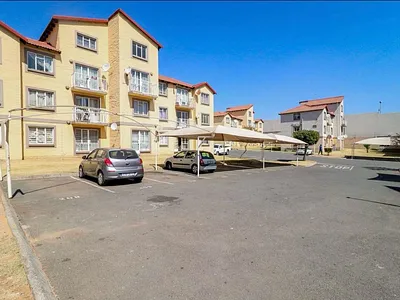1 Bedroom Townhouse For Sale in Johannesburg - jJML.webp