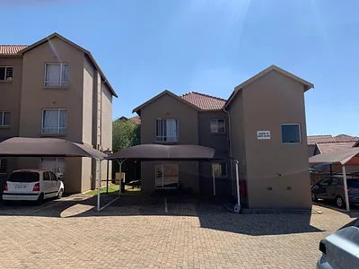 2 Bedroom Townhouse For Sale in Kempton Park - HvqZ.webp