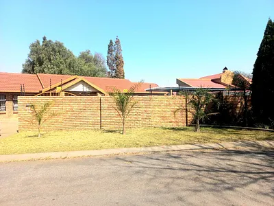 3 Bedroom House For Sale in Boksburg - TbA7.webp