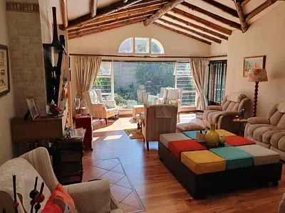 4 Bedroom House For Sale in Johannesburg - fypb.webp