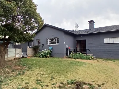 3 Bedroom House For Sale in Kempton Park - QvNW.webp