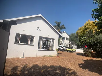 5 Bedroom House For Sale in Kempton Park - tbwm.webp