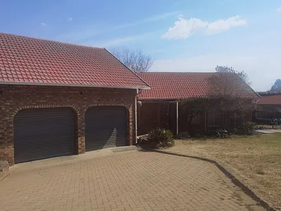 3 Bedroom House For Sale in Esther Park, Kempton Park - Nkfd.webp