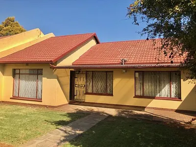 3 Bedroom House For Sale in Alberton - raGA.webp