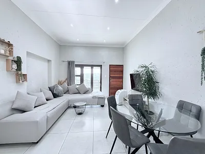 2 Bedroom Apartment For Sale in Johannesburg - esRf.webp