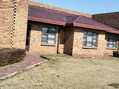 4 Bedroom House For Sale in Springs - 4ytd.webp