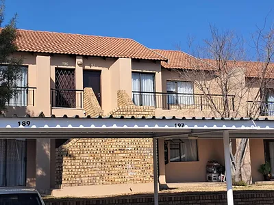 2 Bedroom Townhouse For Sale in Randburg - 9a81.webp