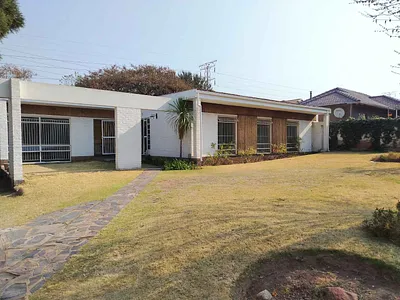 5 Bedroom House To Rent in Johannesburg - 2PLv.webp