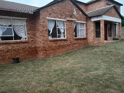 4 Bedroom House For Sale in Johannesburg - img
