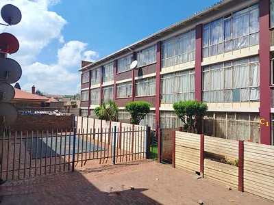 3 Bedroom Apartment For Sale in Kempton Park - hMFq.webp