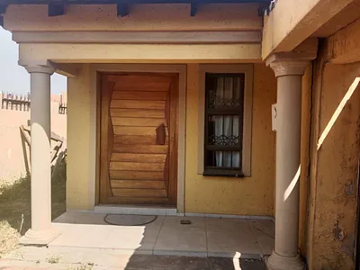3 Bedroom House For Sale in Soweto - PfEw.webp