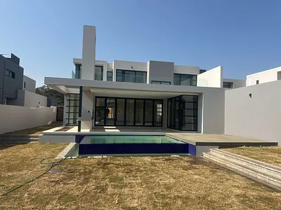 5 Bedroom House For Sale in Eye Of Africa, Eikenhof - R7KD.webp